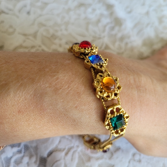 Vintage scarab style jewel tone slider bracelet - Picture 4 of 7